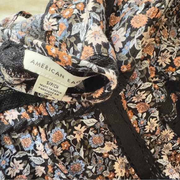 American Eagle Black Ditsy Floral Open-Back Flowy Boho Peasant Blouse S - Picture 7 of 12